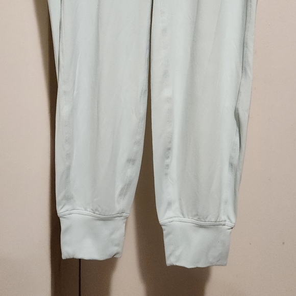 Lululemon High rise jogger - Picture 2 of 6